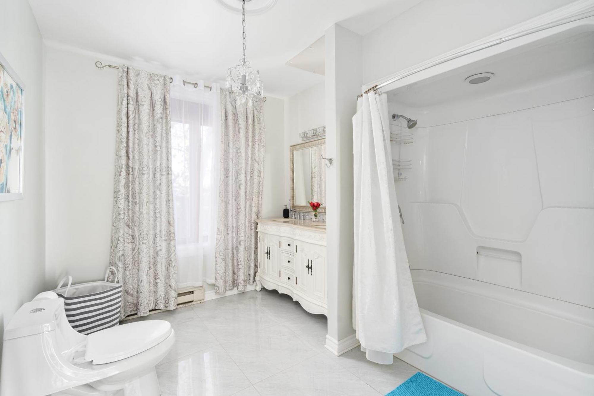 Centennial 6-Bedroom Waterfront Palace Sleeps 14 Montreal Exterior photo